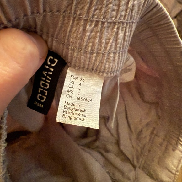 H&M Divided Cargo Pants Women’s Size 4 Grey - Picture 5 of 5